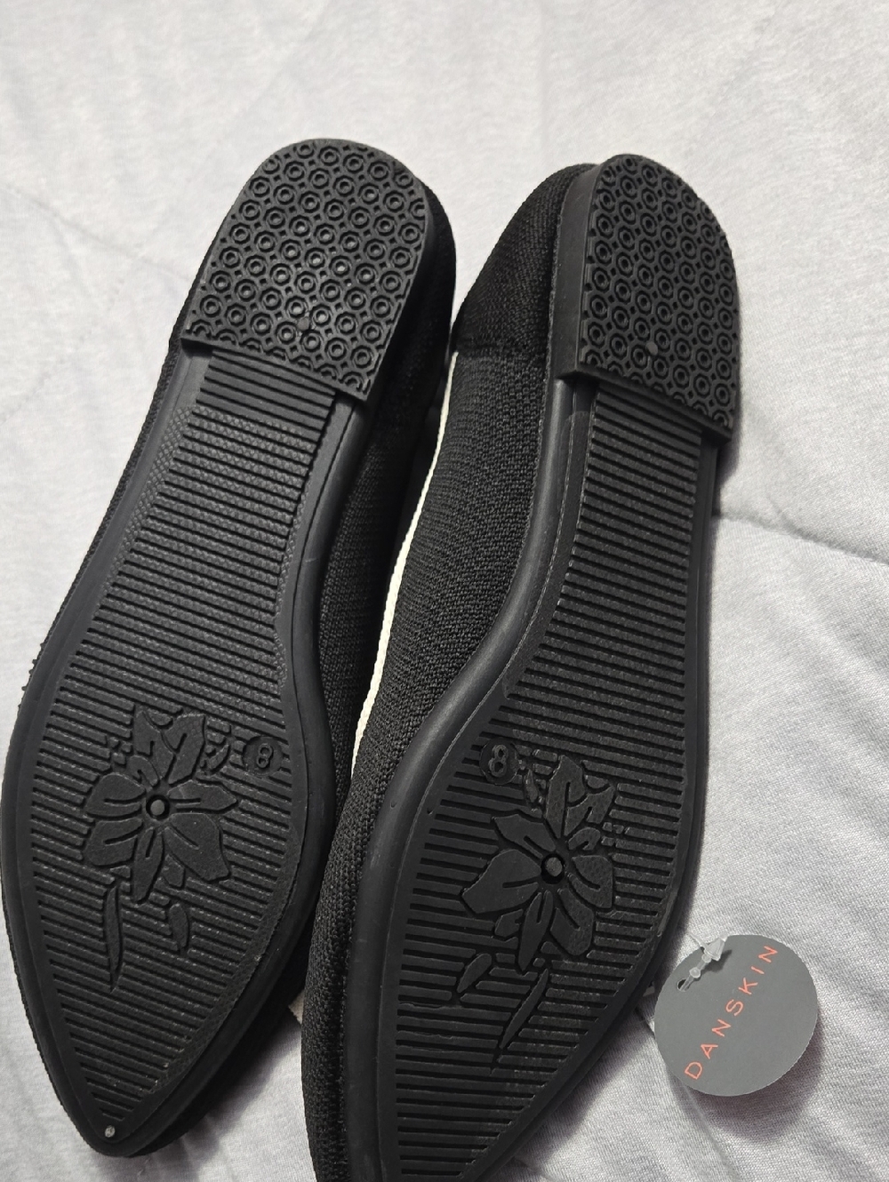 Danskin Slip On Ballet Flat Shoes - Size 8 - NWT - Black - Picture 5 of 6